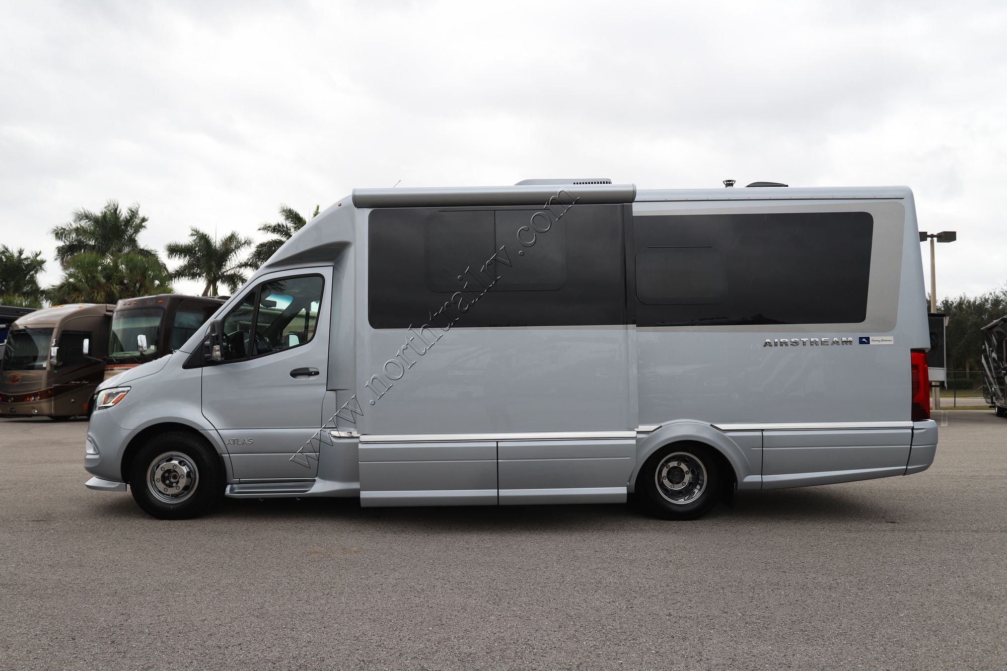 2026 Airstream Atlas AP Tommy Bahama Class C New  For Sale