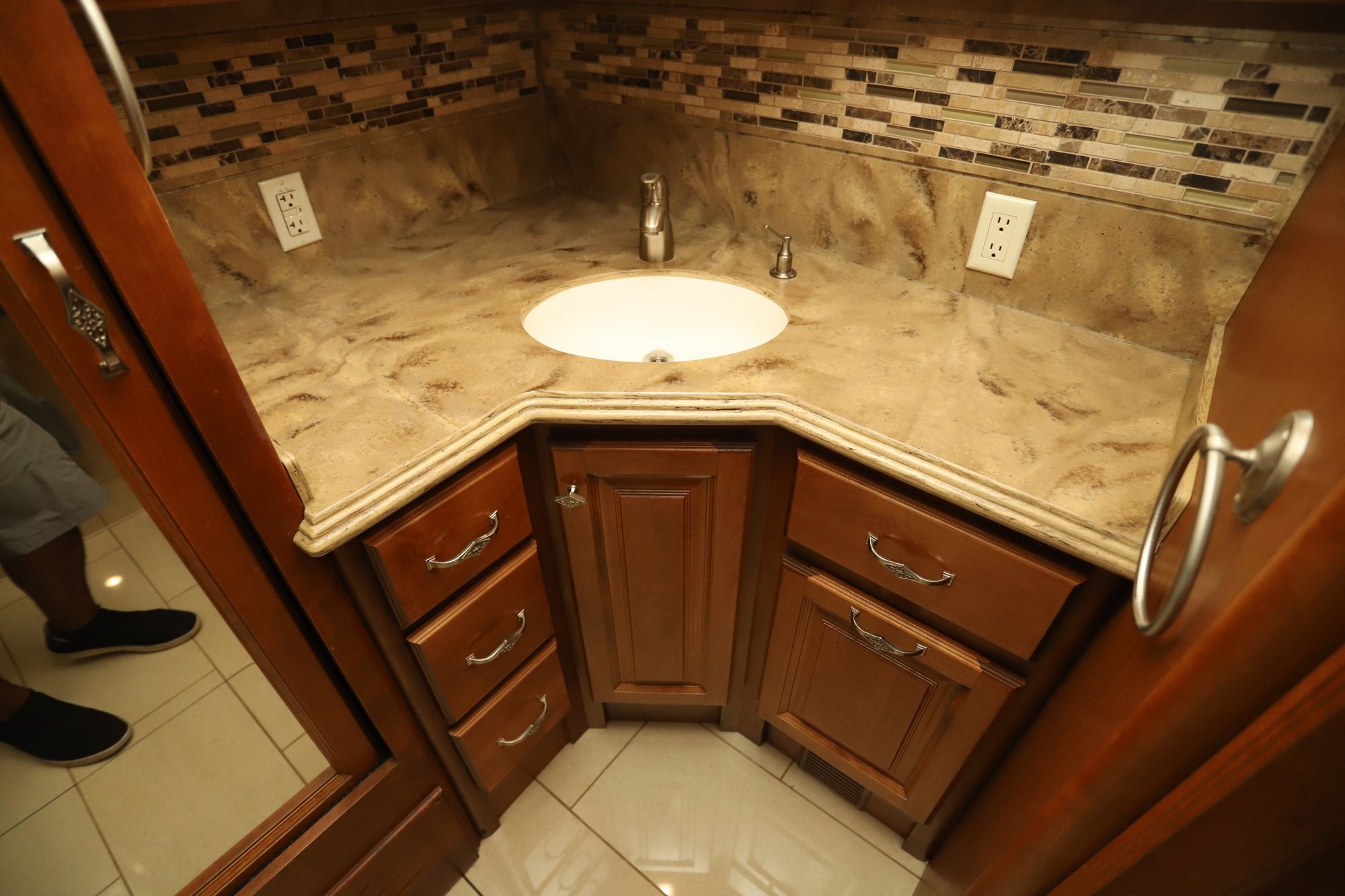 Used 2014 Tiffin Motor Homes Phaeton 42LH Class A  For Sale