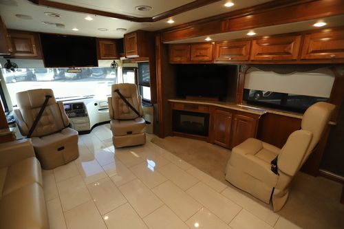 2014 Tiffin Motor Homes Phaeton 42LH