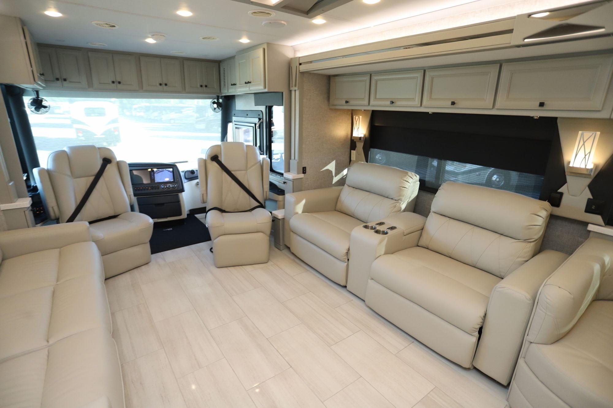 Used 2025 Tiffin Motor Homes Allegro Bus 45FP Class A  For Sale