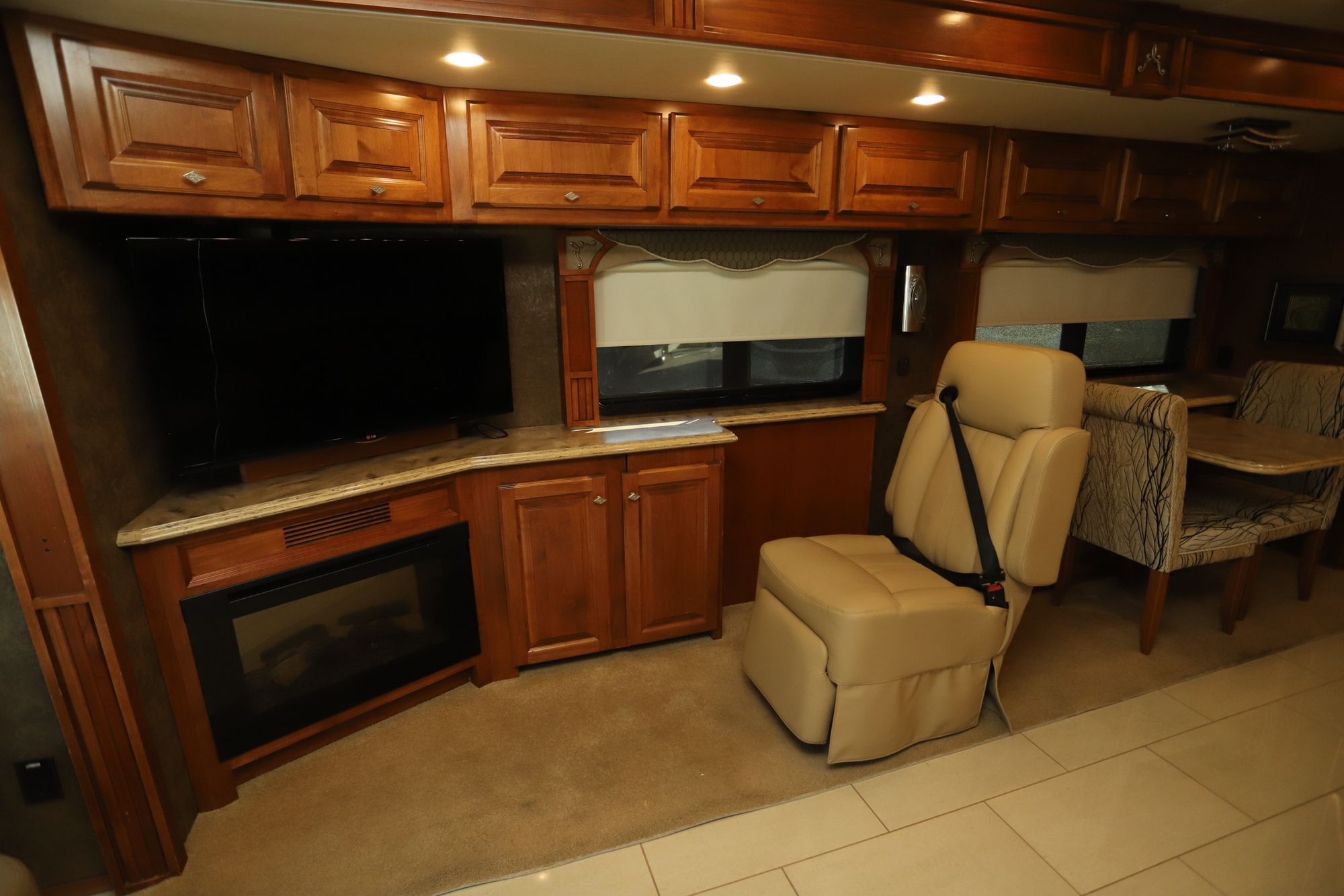 Used 2014 Tiffin Motor Homes Phaeton 42LH Class A  For Sale