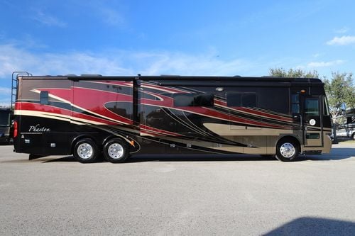2014 Tiffin Motor Homes Phaeton 42LH