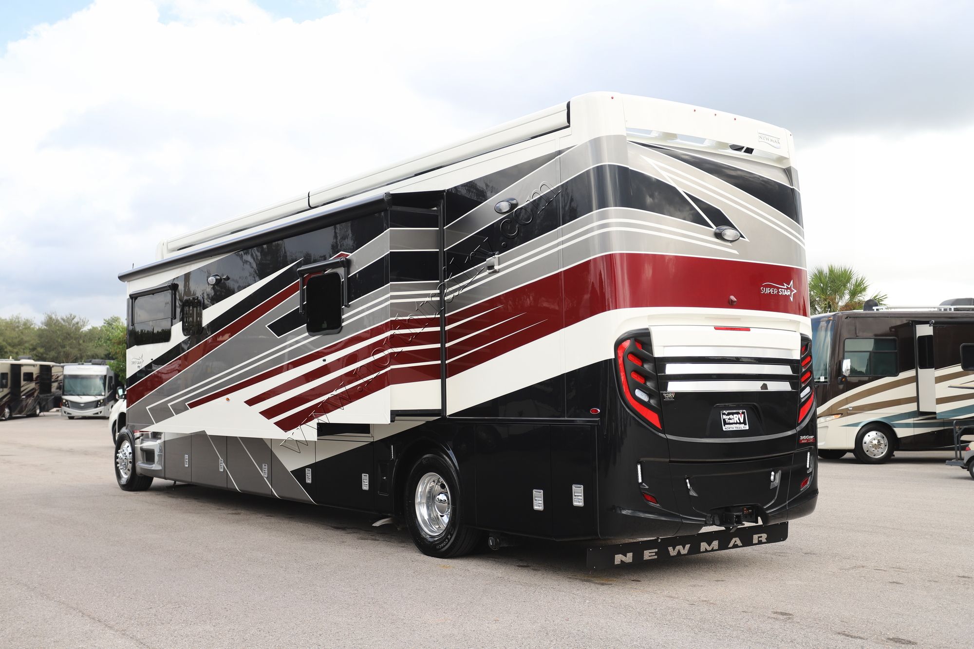 New 2026 Newmar Super Star 4059 Super C  For Sale