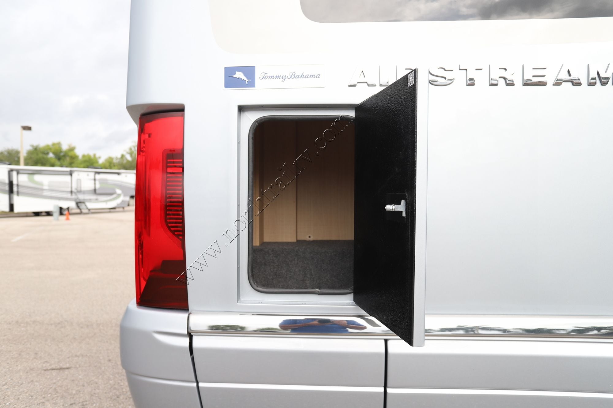 2026 Airstream Atlas AP Tommy Bahama Class C New  For Sale