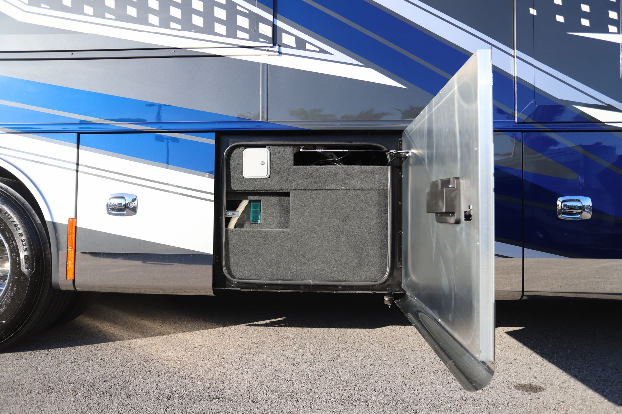 Used 2025 Tiffin Motor Homes Allegro Bus 45FP Class A  For Sale