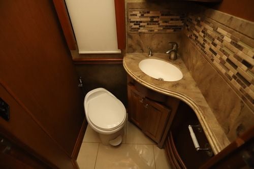 2014 Tiffin Motor Homes Phaeton 42LH