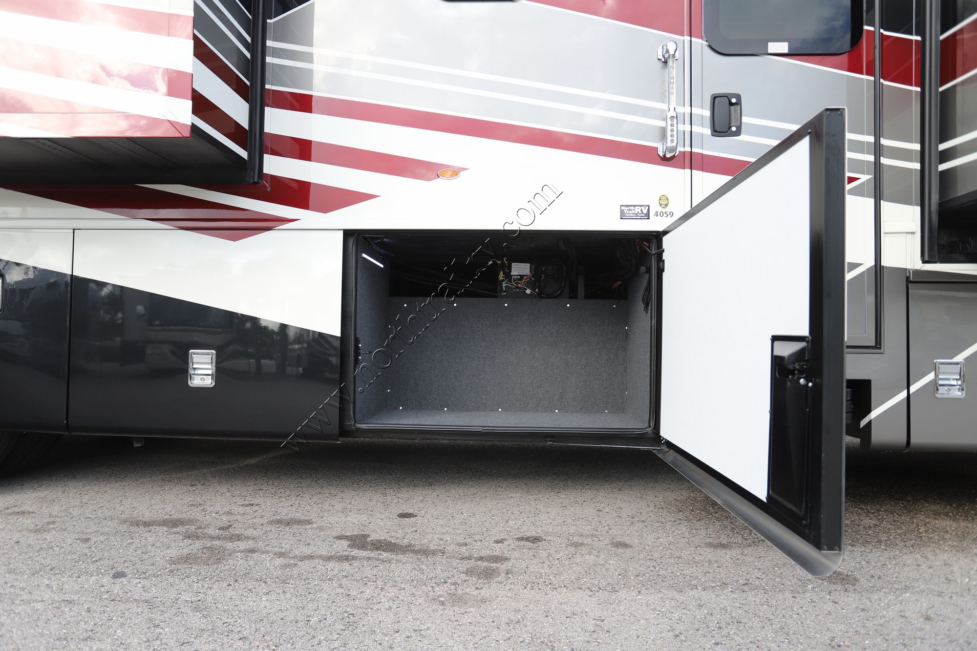 New 2026 Newmar Super Star 4059 Super C  For Sale