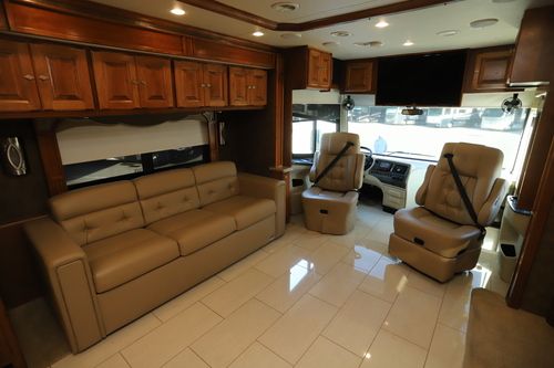 2014 Tiffin Motor Homes Phaeton 42LH