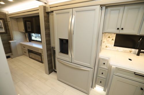 2025 Tiffin Motor Homes Allegro Bus 45FP