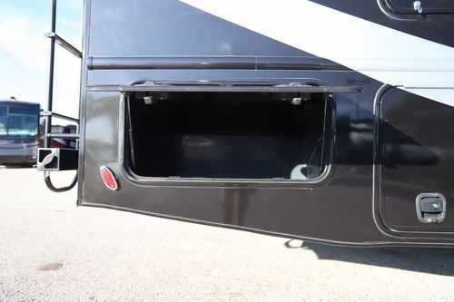 2022 Nexus Triumph 32TSC