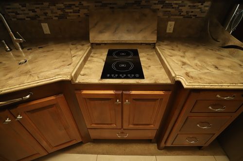 2014 Tiffin Motor Homes Phaeton 42LH