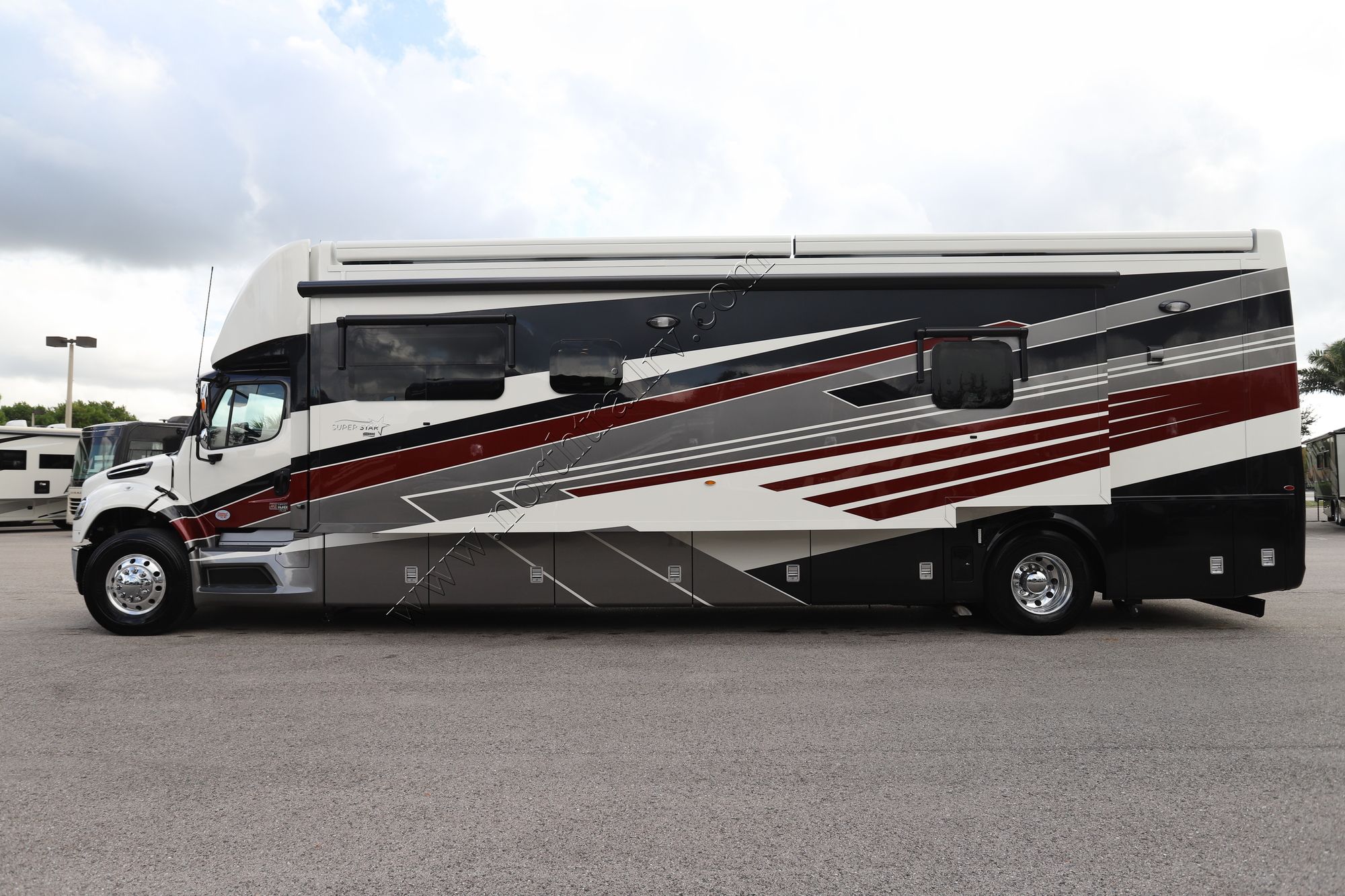 New 2026 Newmar Super Star 4059 Super C  For Sale