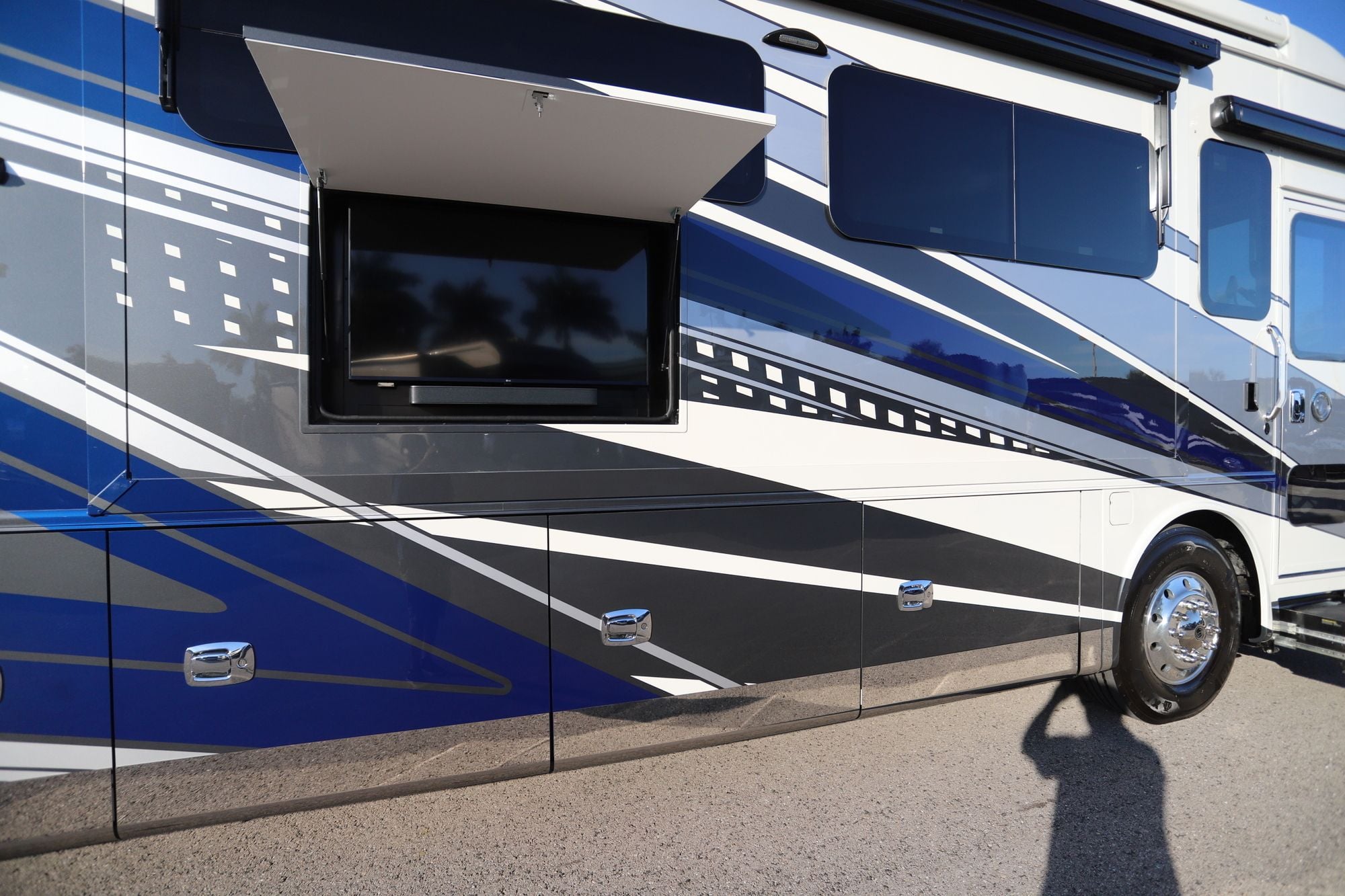 Used 2025 Tiffin Motor Homes Allegro Bus 45FP Class A  For Sale