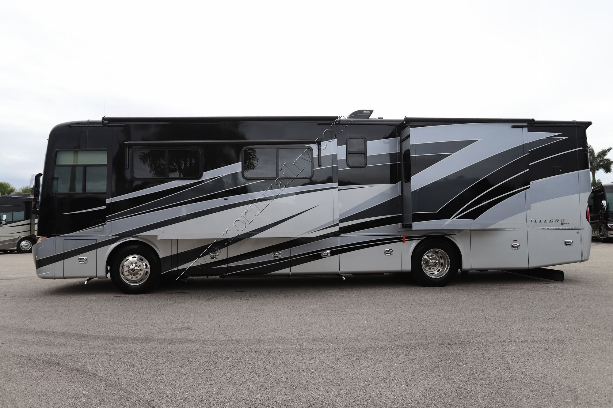 Used 2020 Tiffin Motor Homes Allegro Red 37BA Class A  For Sale