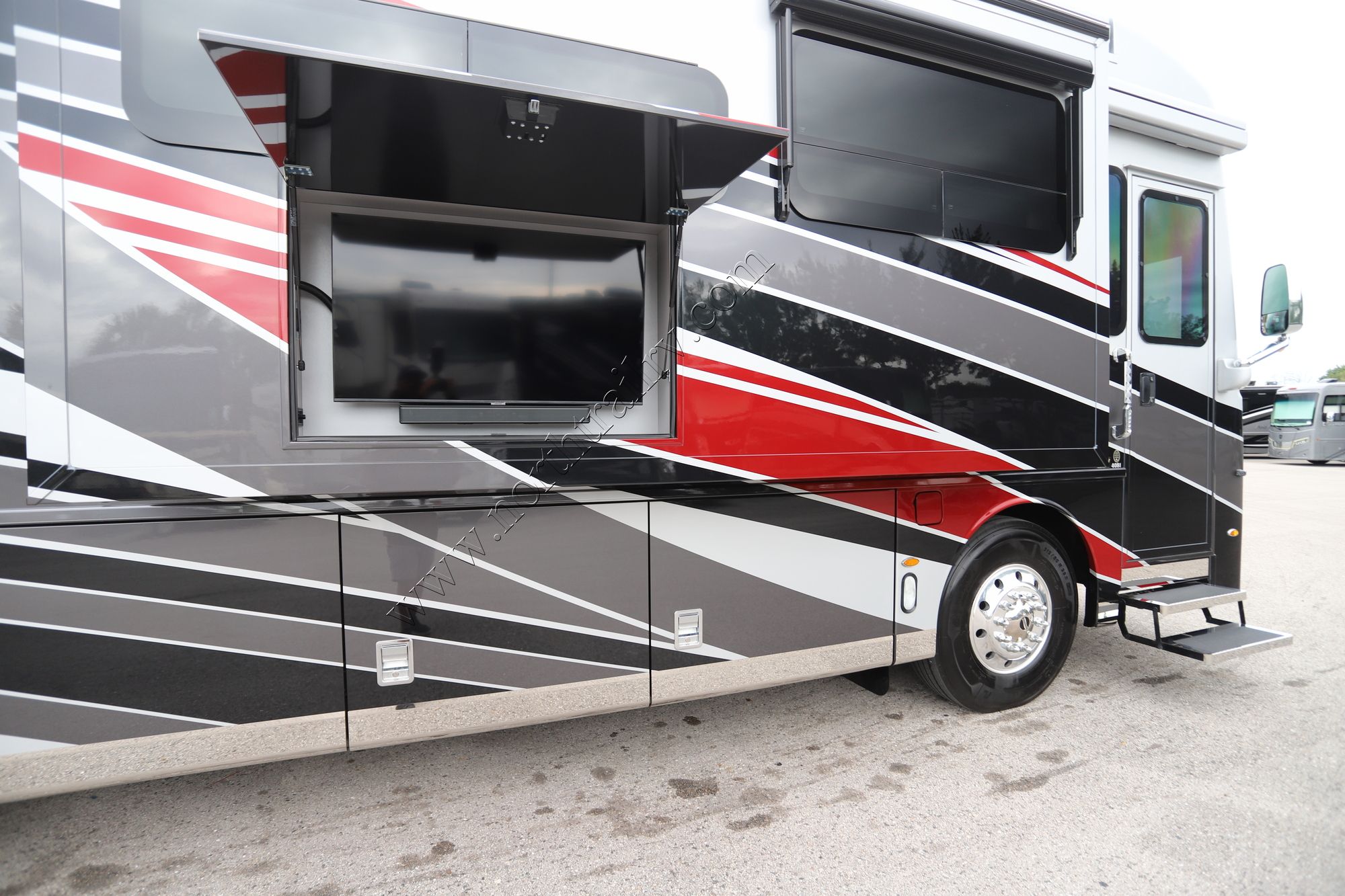 Used 2024 Newmar Dutch Star 4081 Class A  For Sale