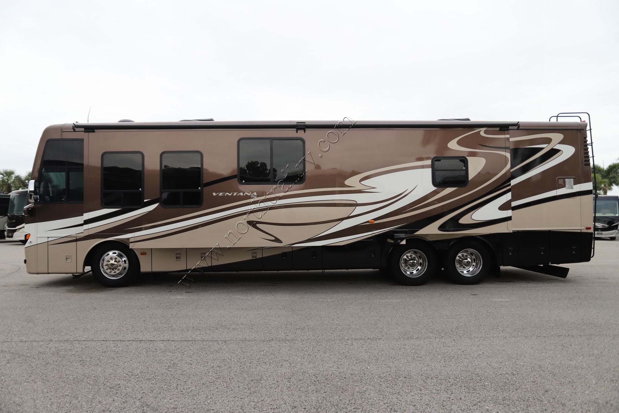 Used 2014 Newmar Ventana 4037 Class A  For Sale