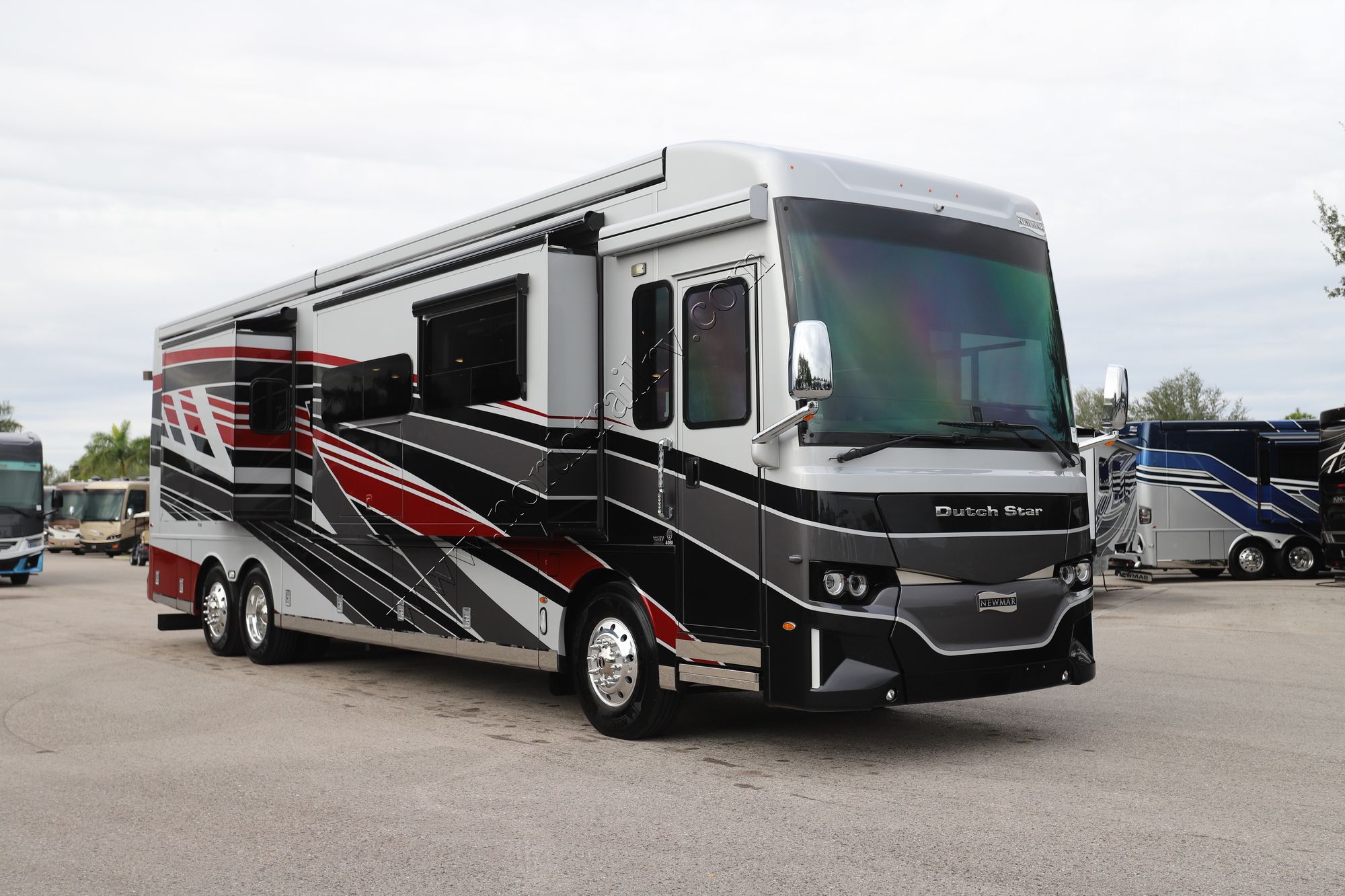 Used 2024 Newmar Dutch Star 4081 Class A  For Sale