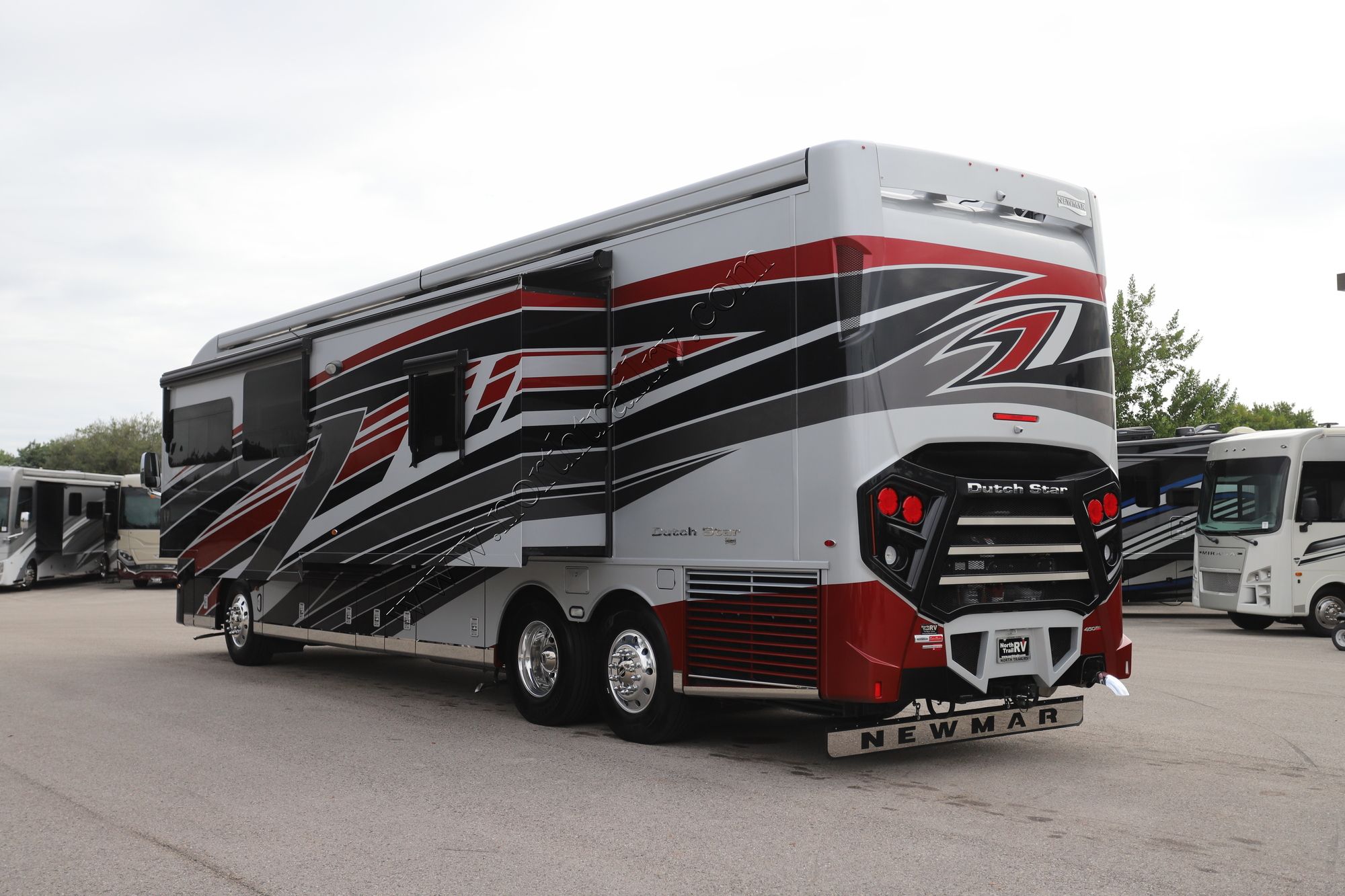 Used 2024 Newmar Dutch Star 4081 Class A  For Sale