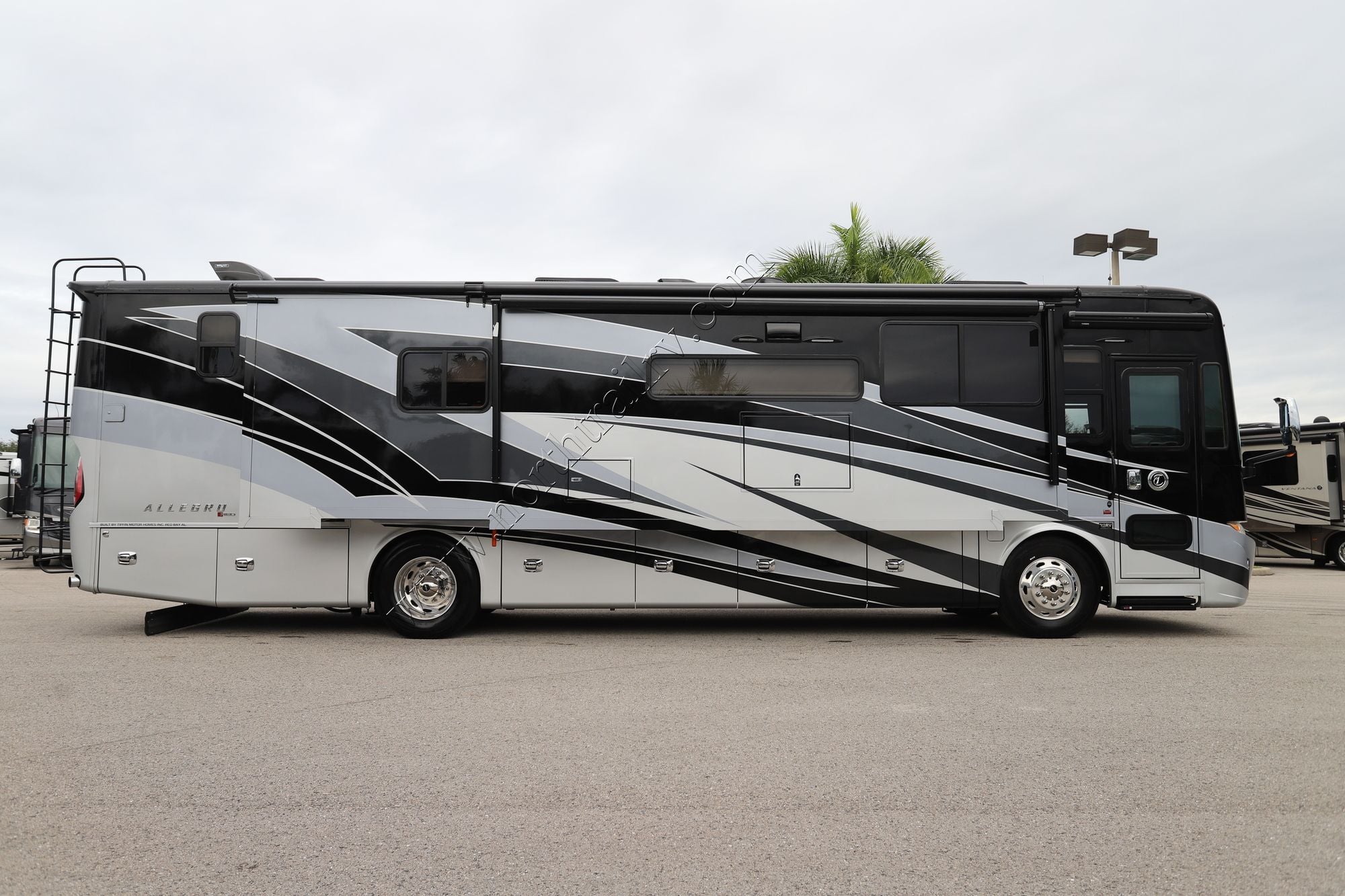 Used 2020 Tiffin Motor Homes Allegro Red 37BA Class A  For Sale