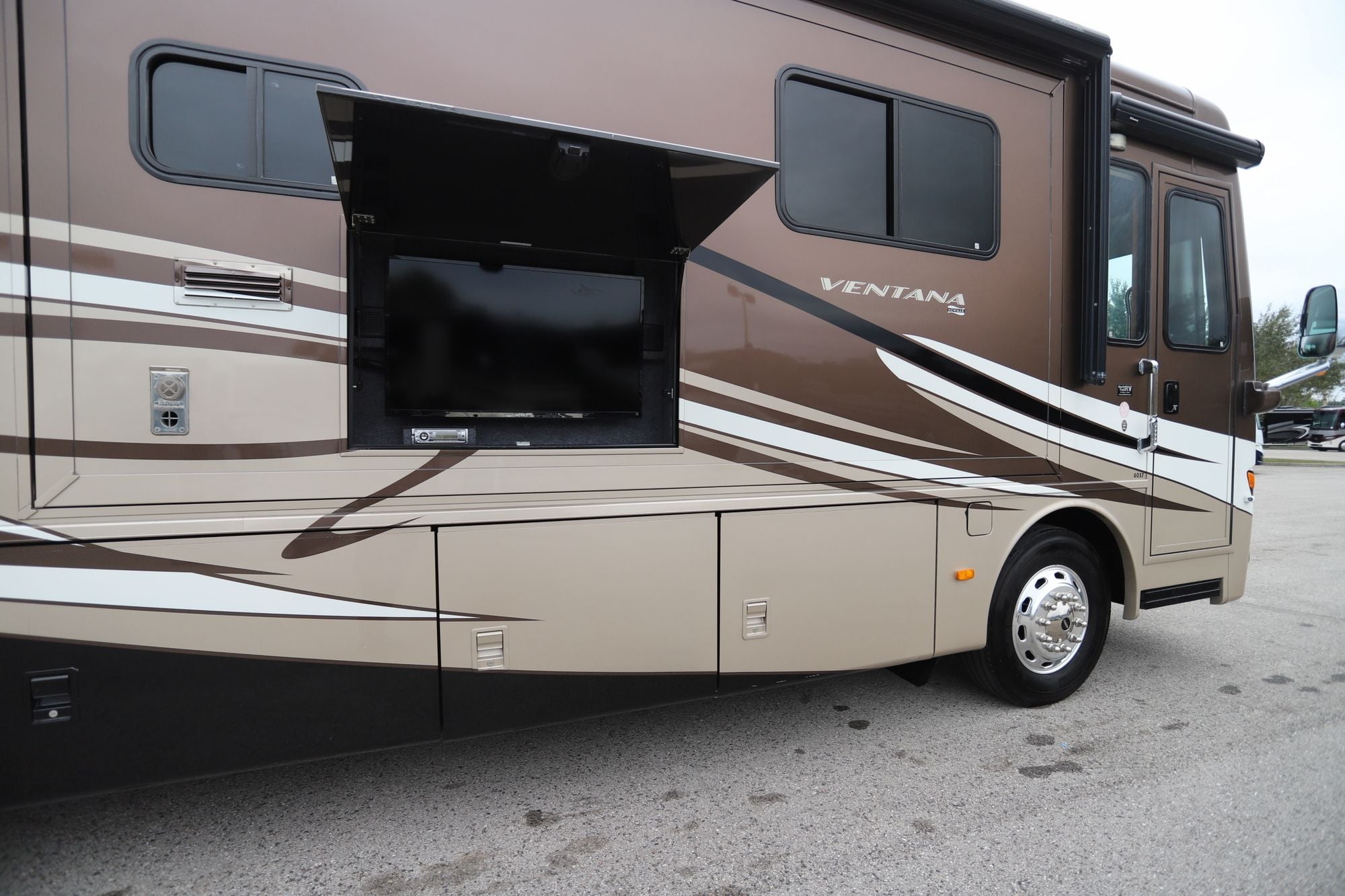 Used 2014 Newmar Ventana 4037 Class A  For Sale