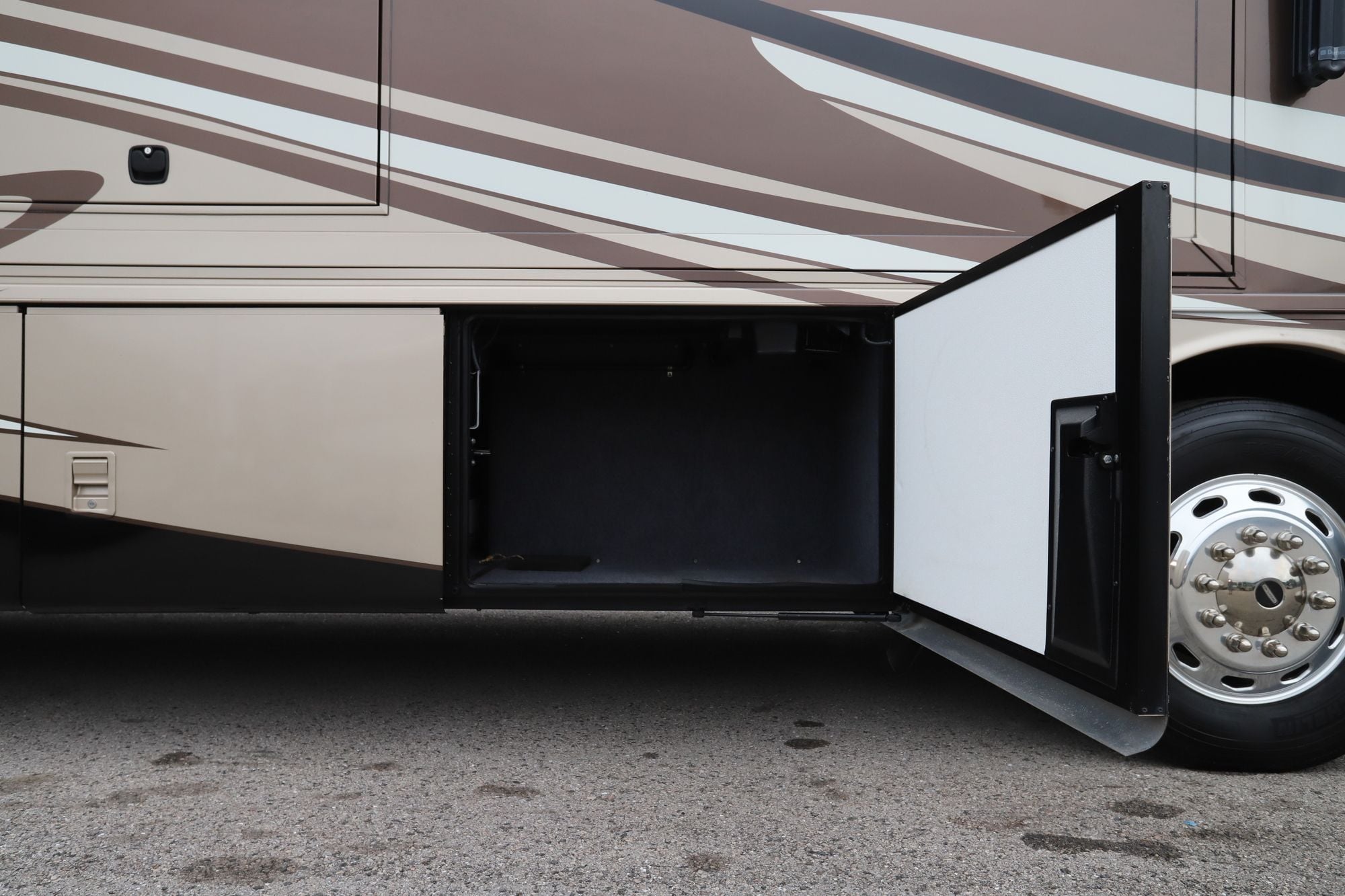 Used 2014 Newmar Ventana 4037 Class A  For Sale