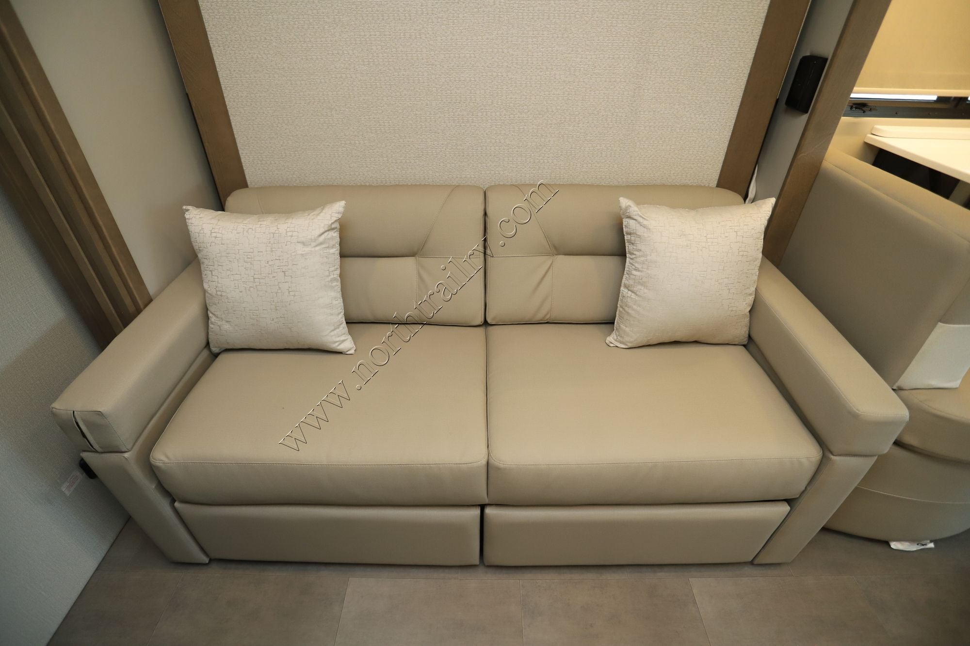 New 2026 Renegade Rv Vienna 25RMC Class C  For Sale