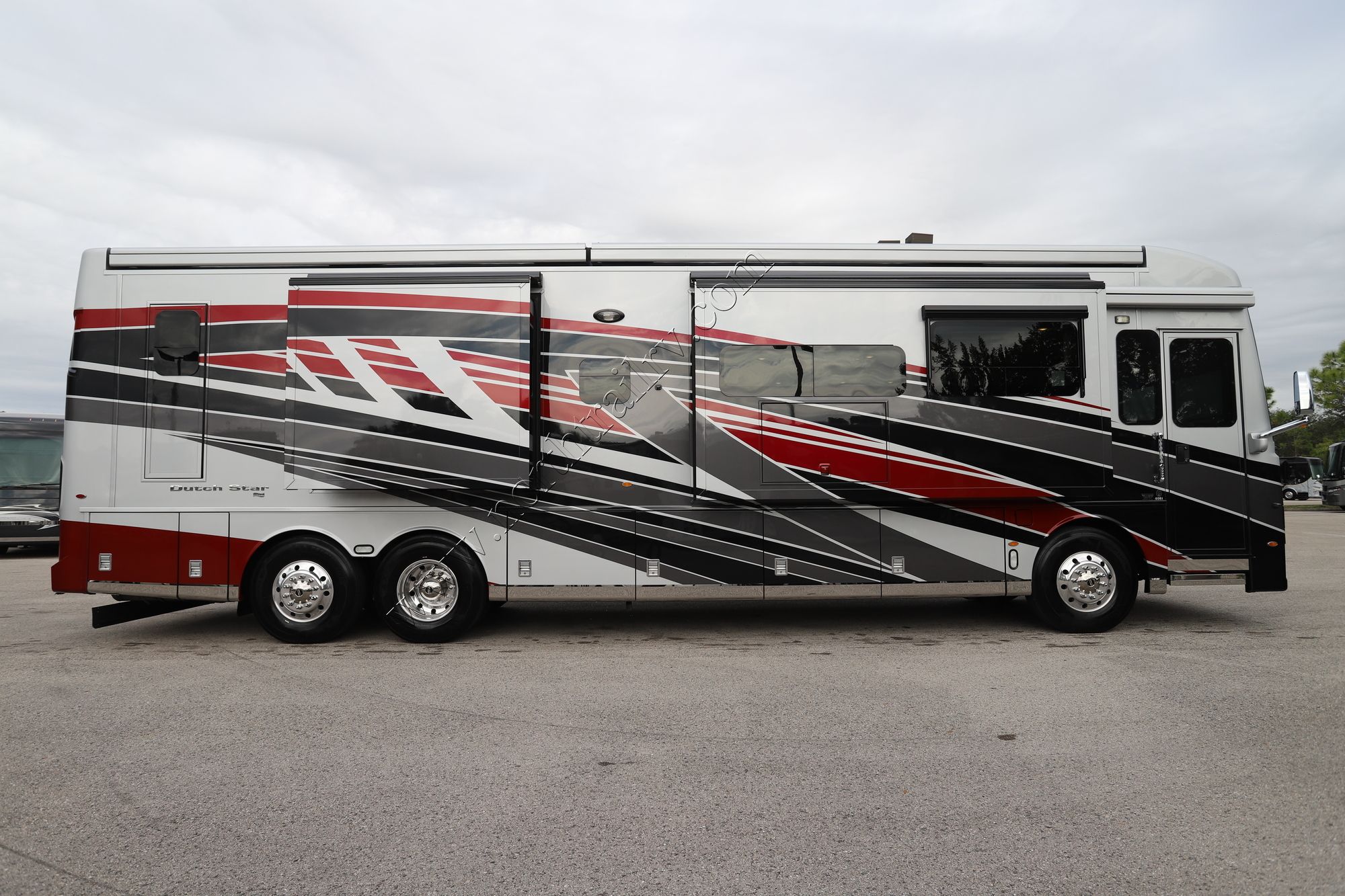 Used 2024 Newmar Dutch Star 4081 Class A  For Sale