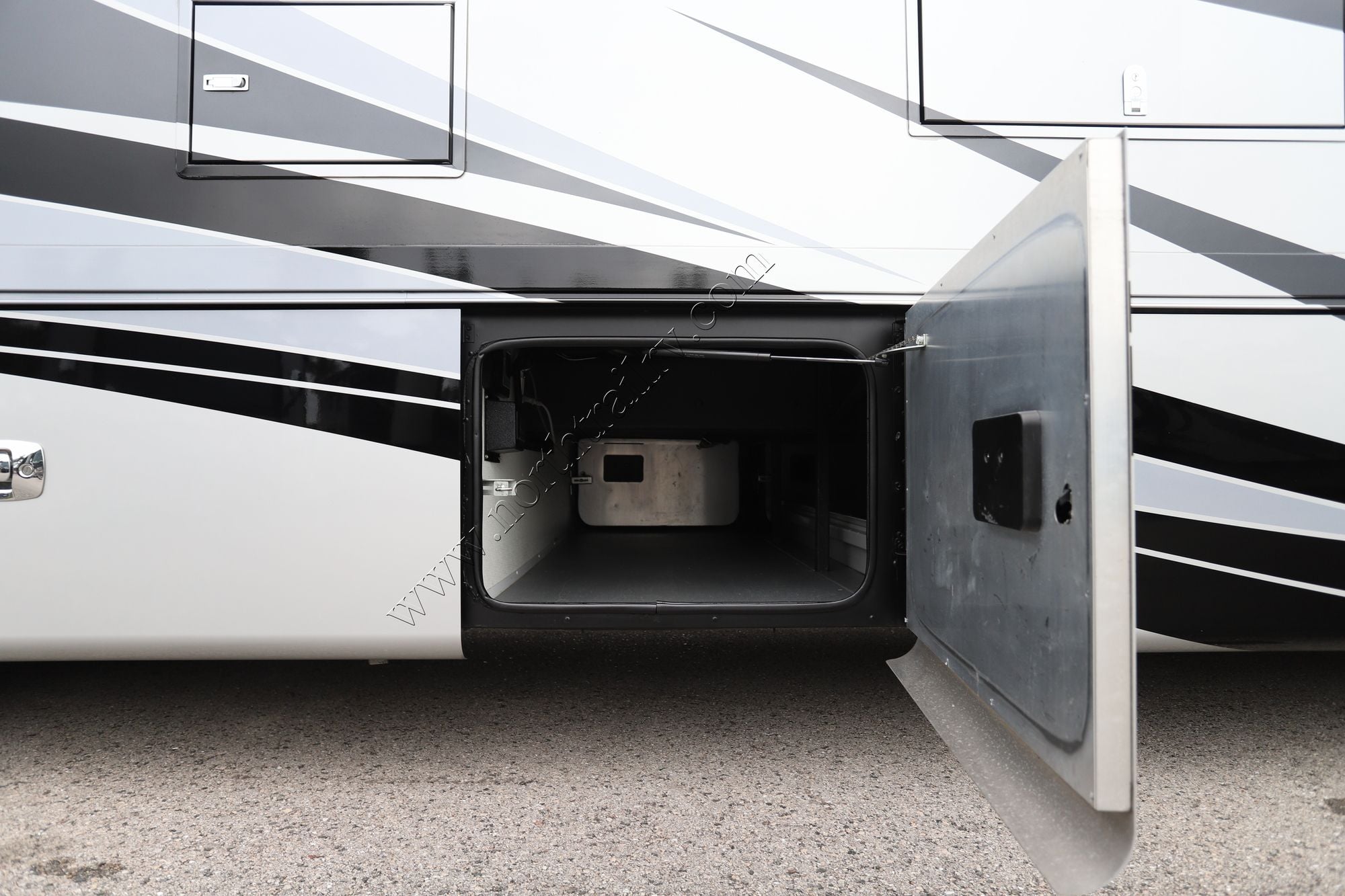 Used 2020 Tiffin Motor Homes Allegro Red 37BA Class A  For Sale