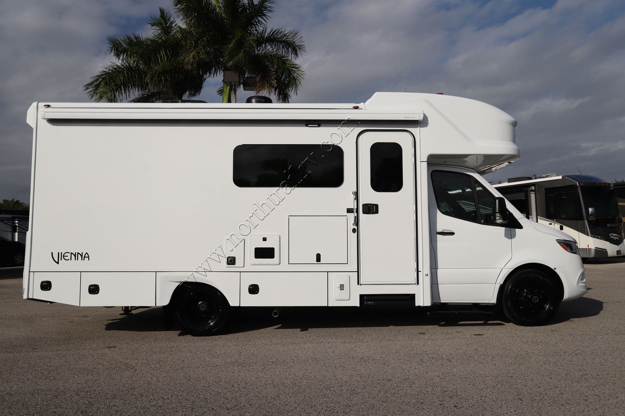 New 2026 Renegade Rv Vienna 25RMC Class C  For Sale