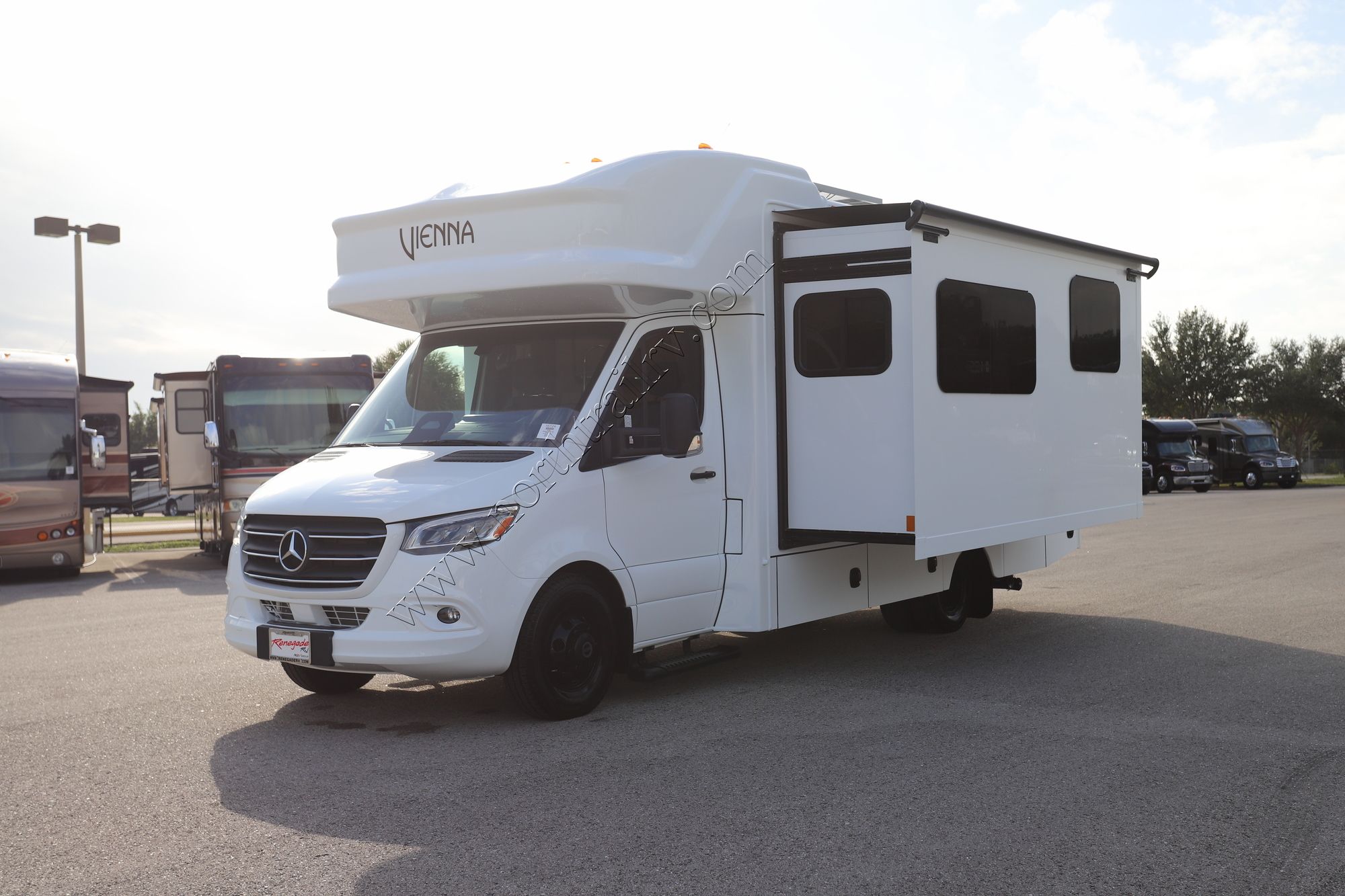 New 2026 Renegade Rv Vienna 25RMC Class C  For Sale