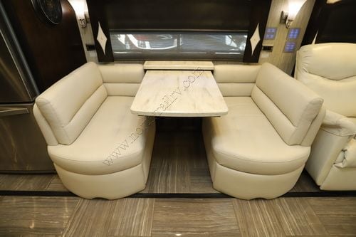 2017 Newmar London Aire 4519