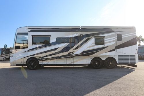 2026 Newmar Mountain Aire 3825