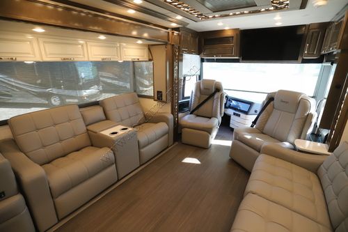 2026 Newmar Essex 4551