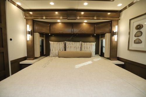 2026 Newmar Mountain Aire 3825