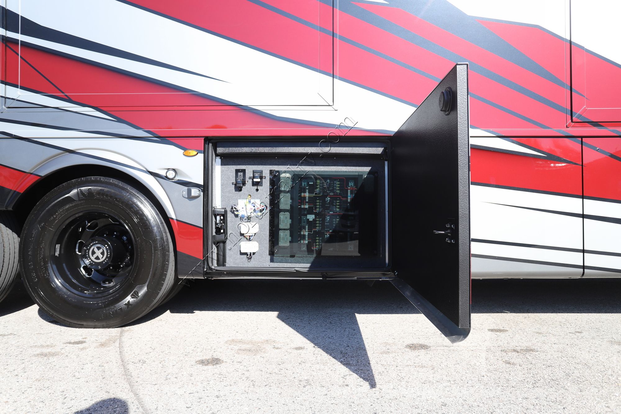 New 2026 Newmar Essex 4551 Class A  For Sale