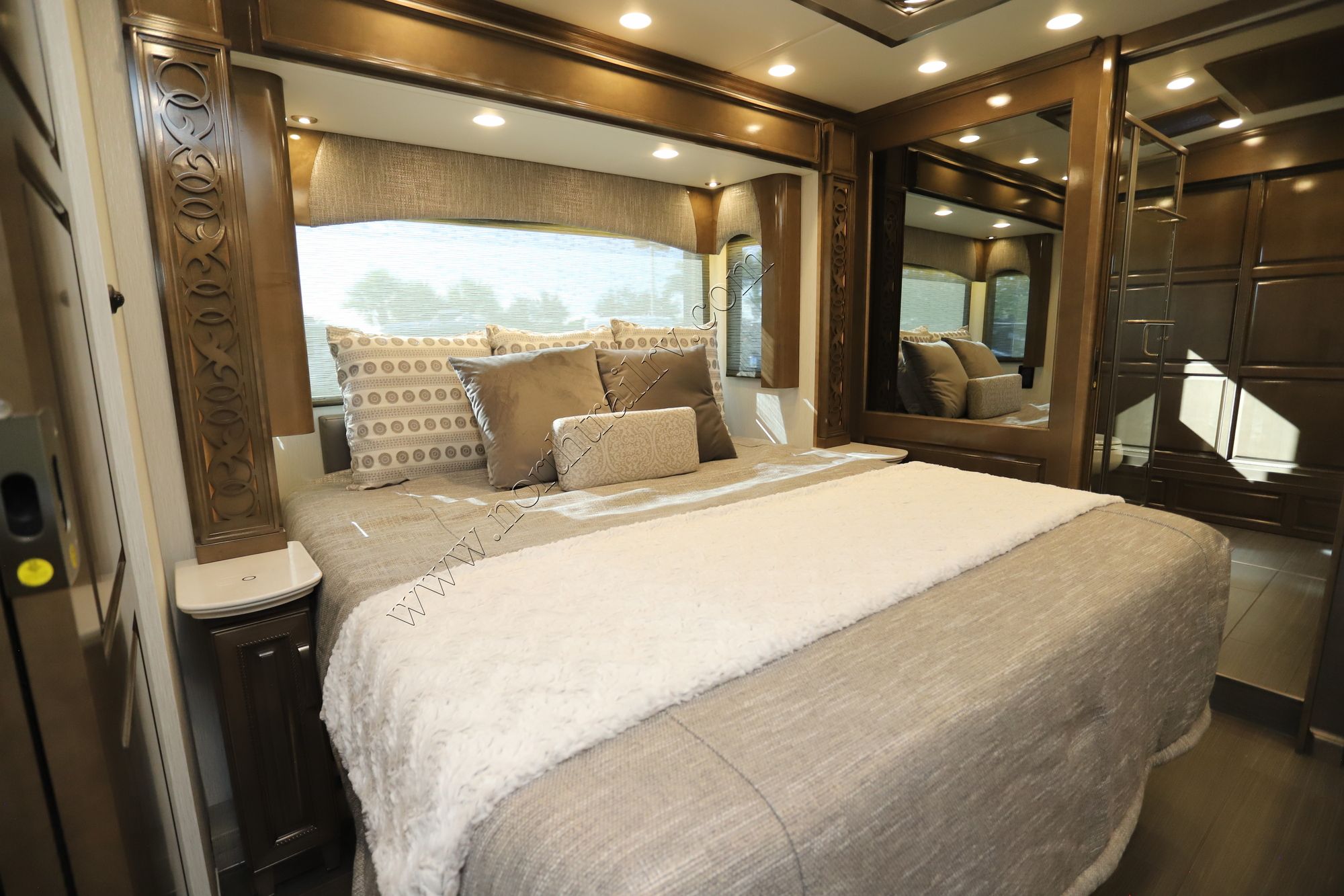 New 2026 Newmar Essex 4551 Class A  For Sale