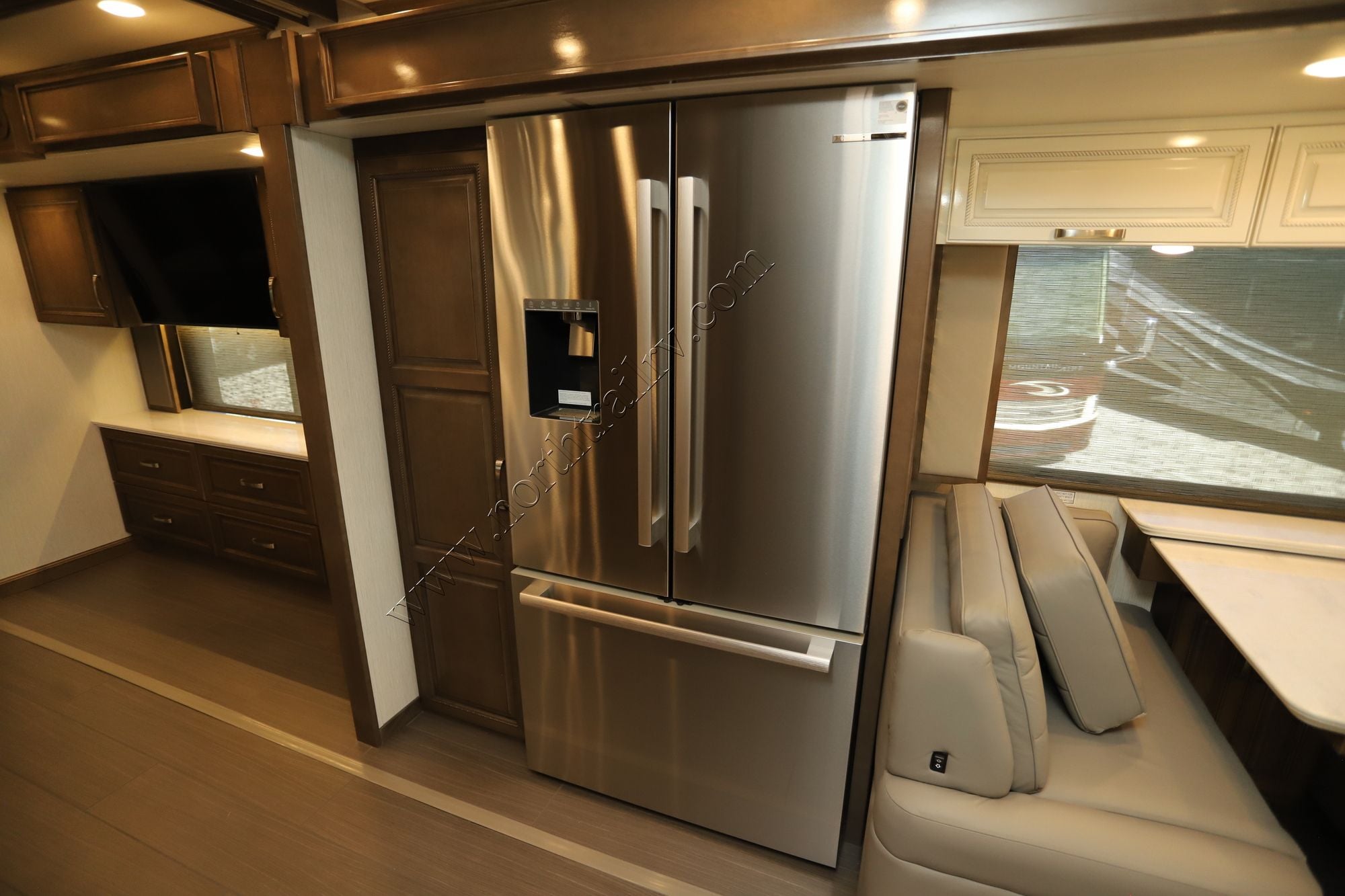 New 2026 Newmar Essex 4551 Class A  For Sale