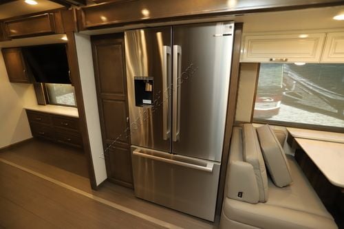 2026 Newmar Essex 4551