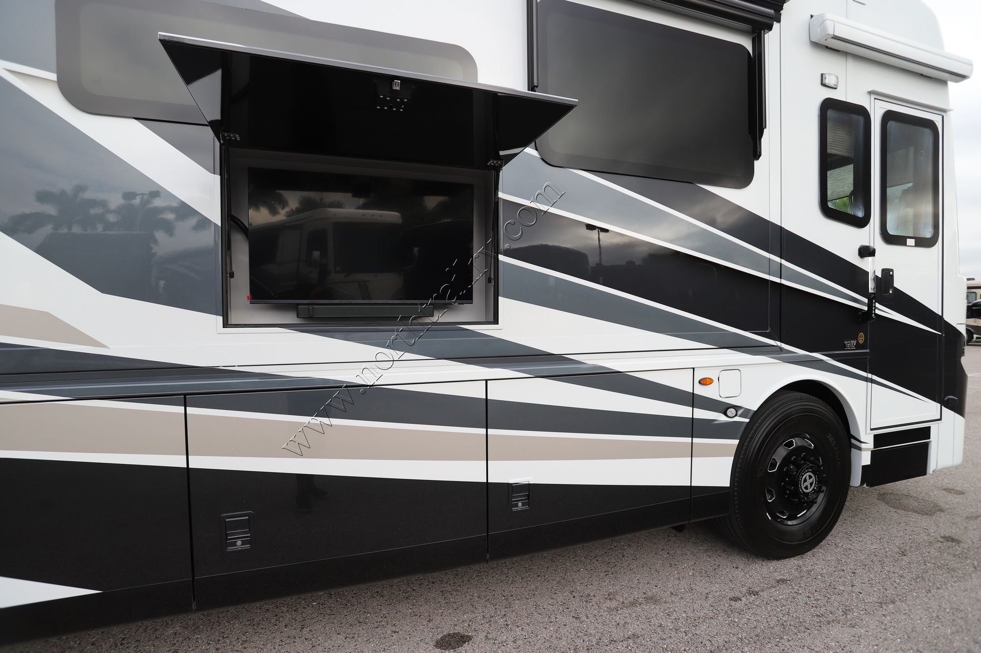 New 2026 Newmar Mountain Aire 4118 Class A  For Sale