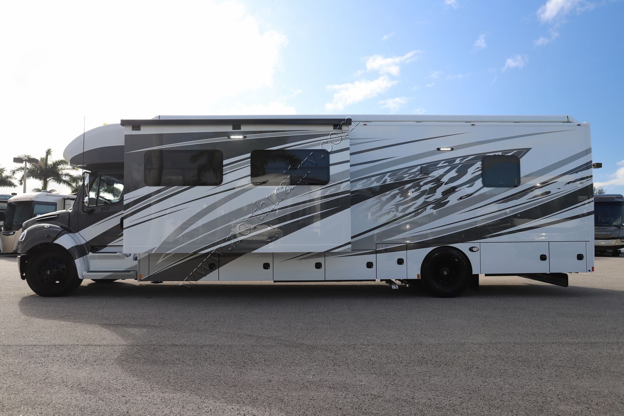 New 2026 Renegade Rv Verona Le 40LTS Super C  For Sale