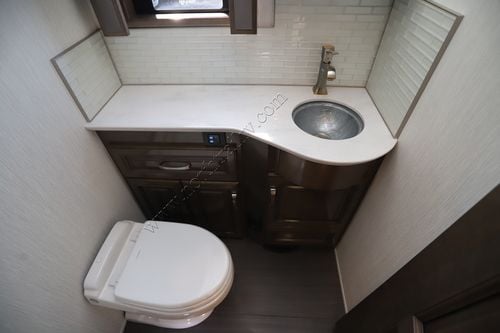 2026 Newmar Essex 4551