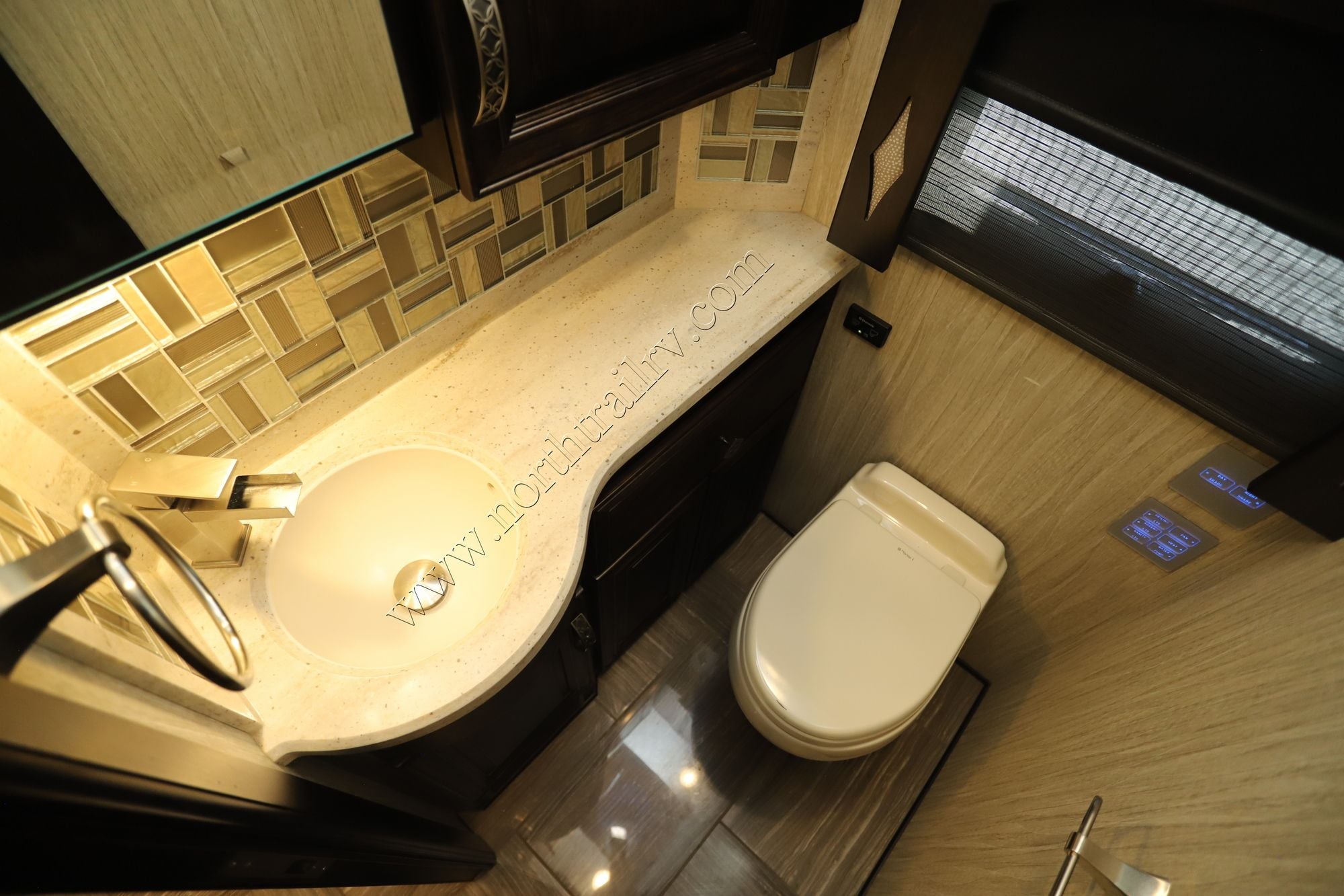 Used 2017 Newmar London Aire 4519 Class A  For Sale