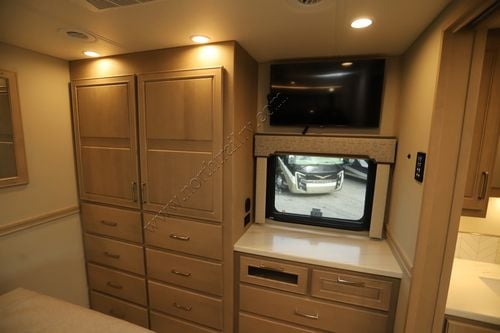 2026 Renegade Rv Verona Le 40LTS