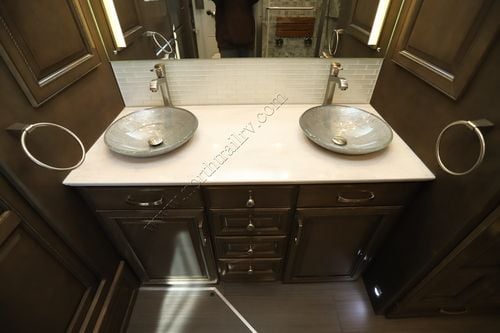 2026 Newmar Essex 4551