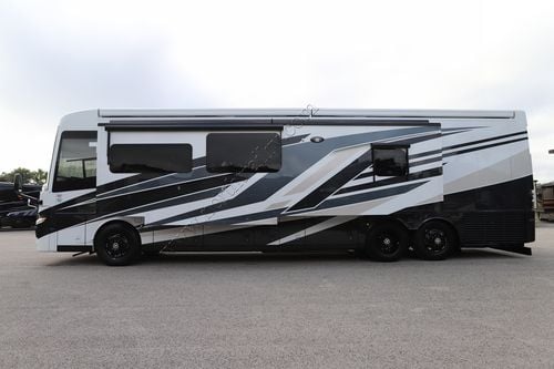 2026 Newmar Mountain Aire 4118