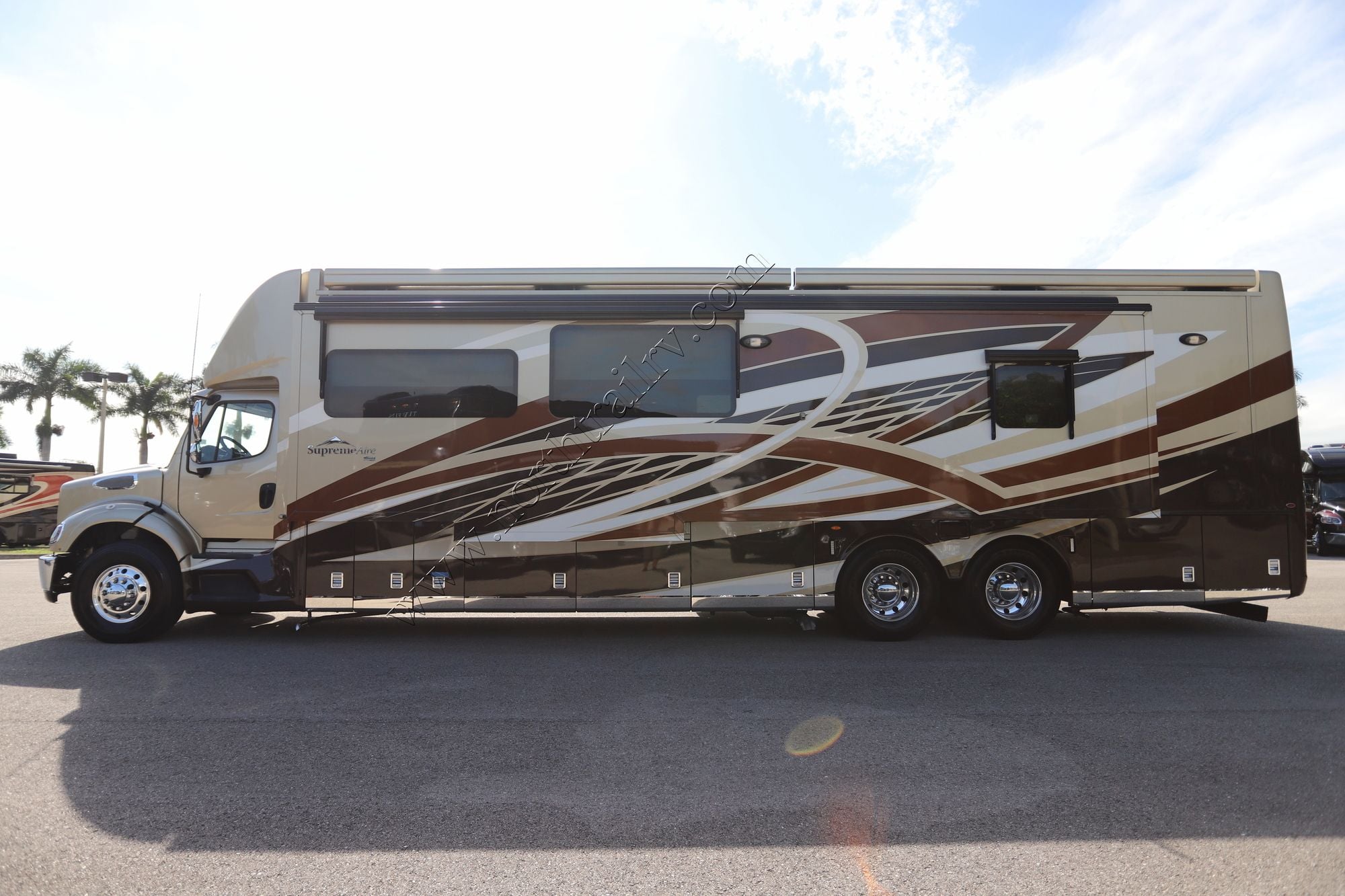 Used 2023 Newmar Supreme Aire 4530 Super C  For Sale