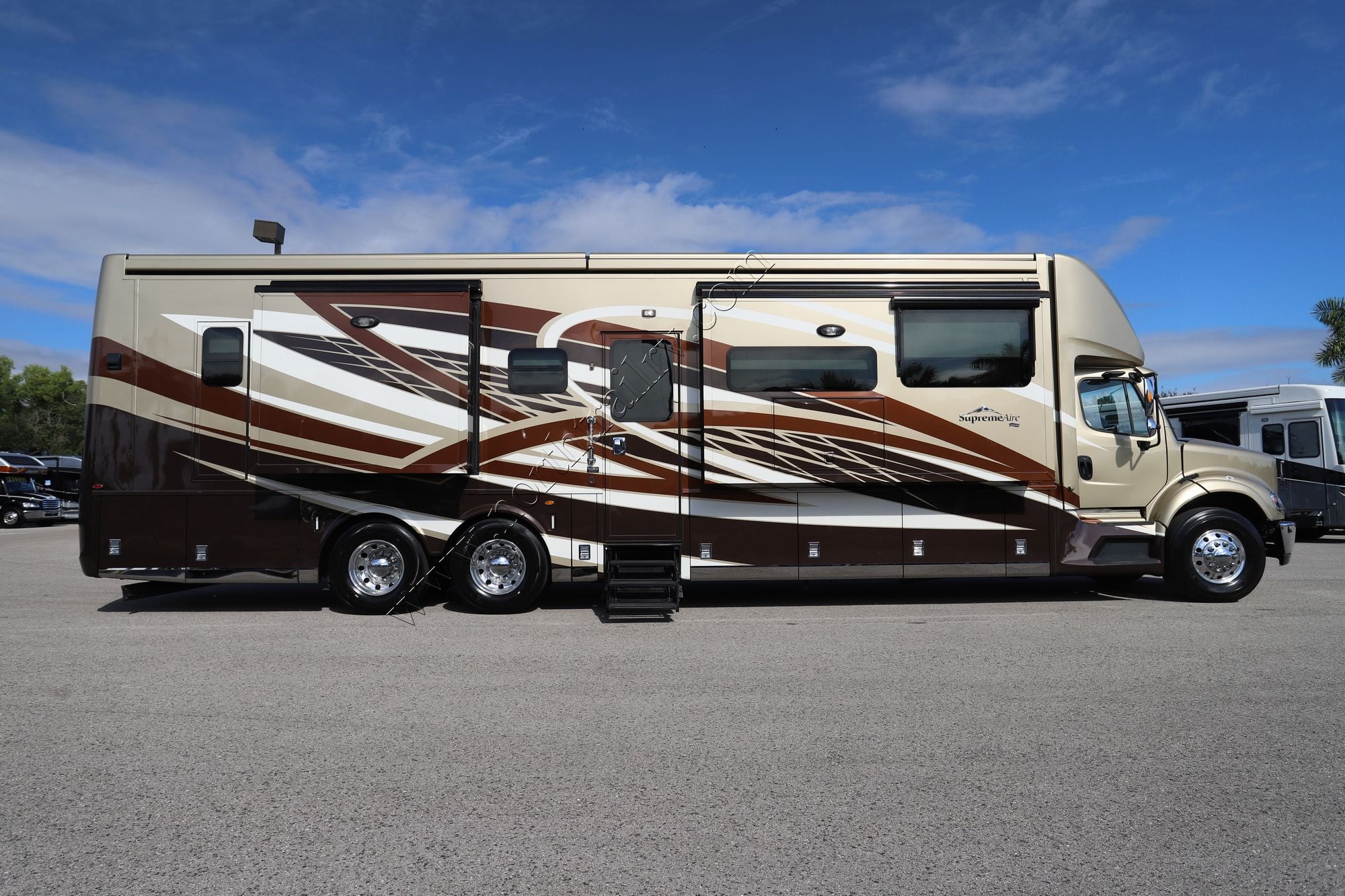 Used 2023 Newmar Supreme Aire 4530 Super C  For Sale