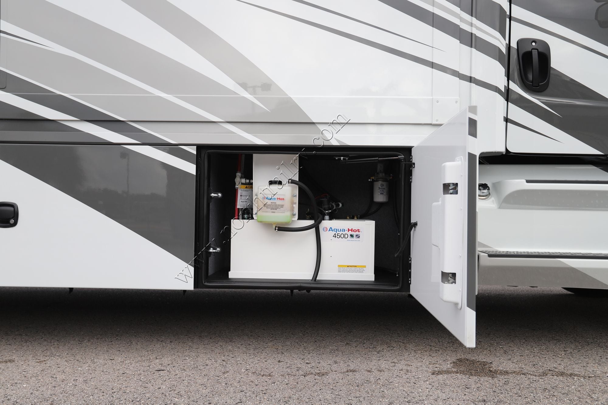 New 2026 Renegade Rv Verona Le 40LTS Super C  For Sale