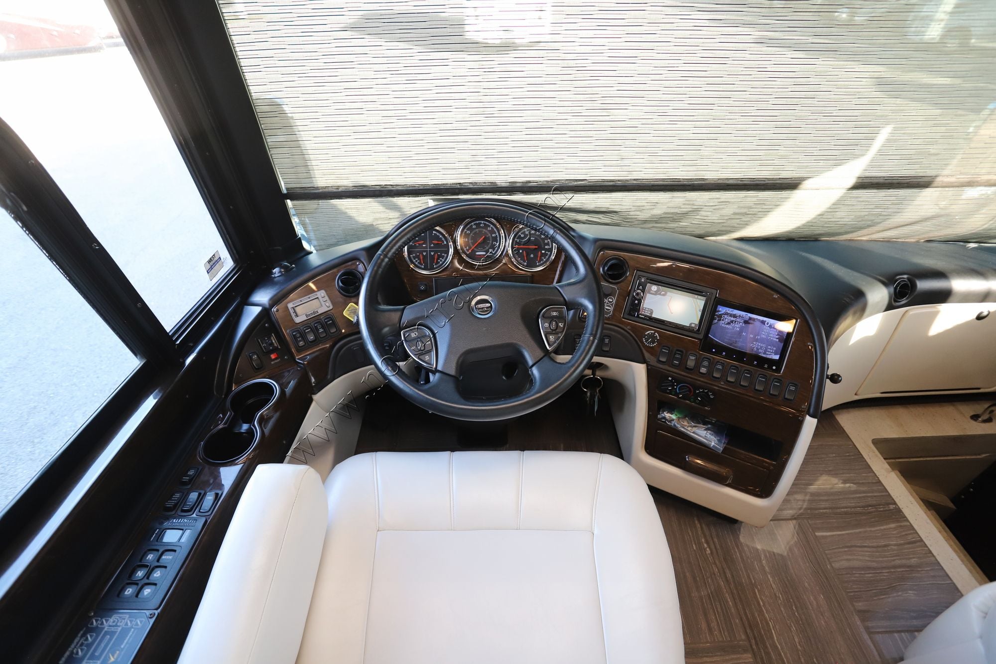 Used 2017 Newmar London Aire 4519 Class A  For Sale