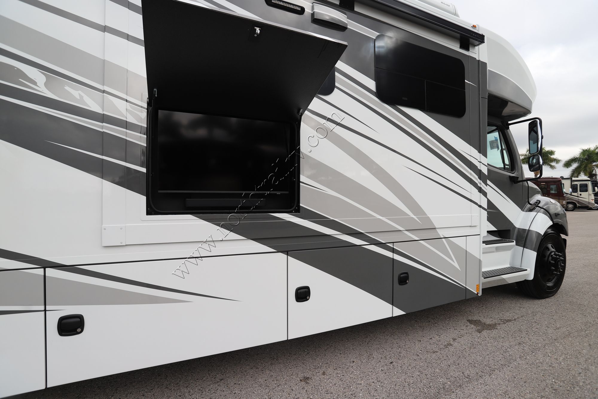 New 2026 Renegade Rv Verona Le 40LTS Super C  For Sale